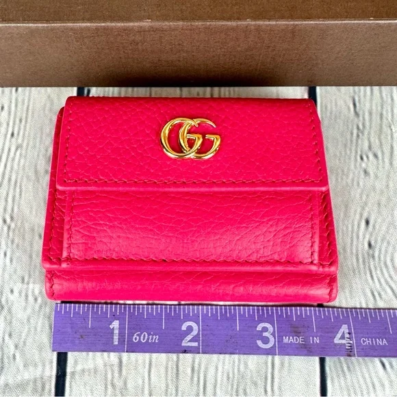 Gucci hot pink compact wallet with card holder and coin section - Picture 14 of 15